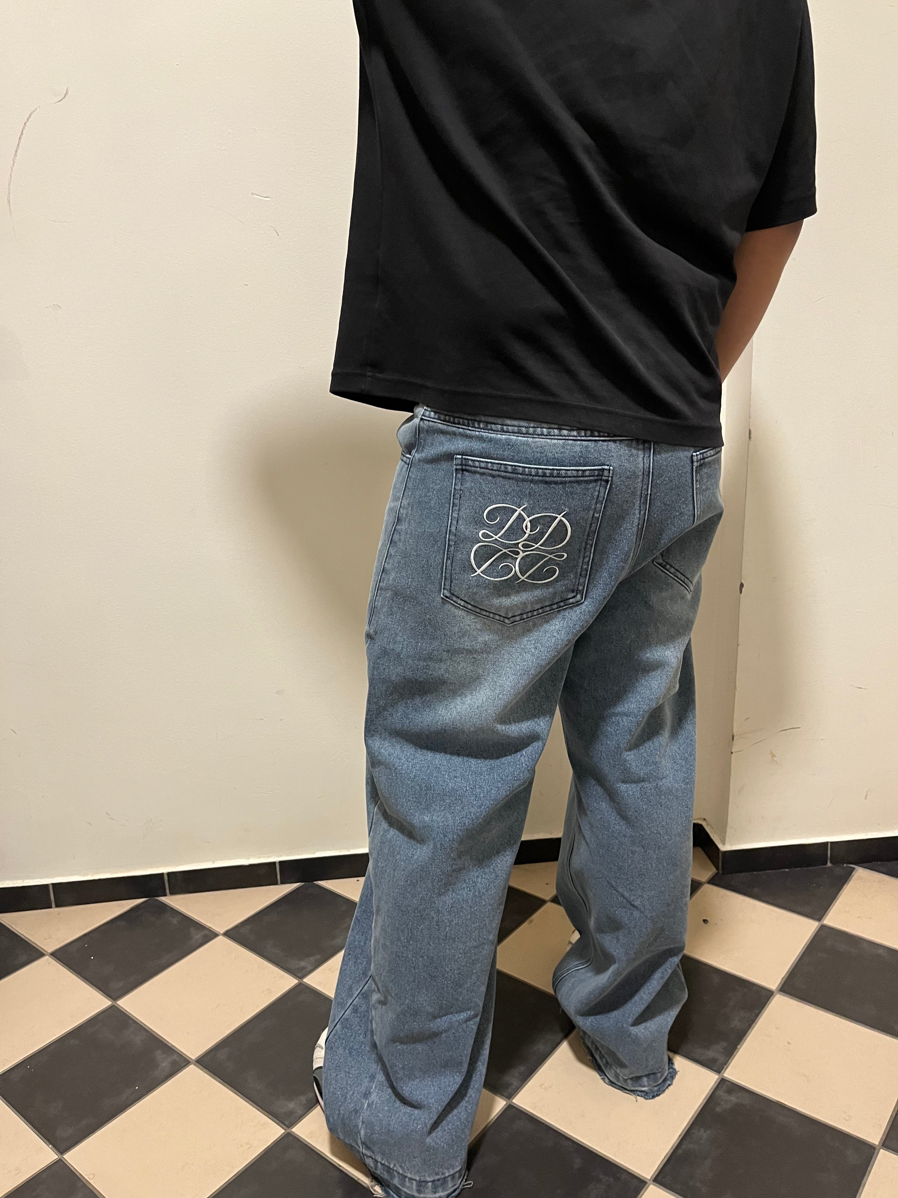 Flared baggy jeans